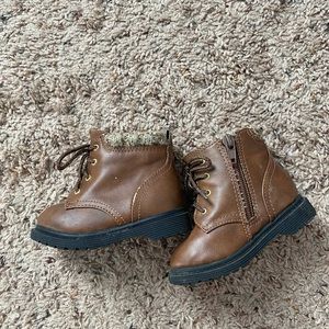 Size 4 brown toddler boots